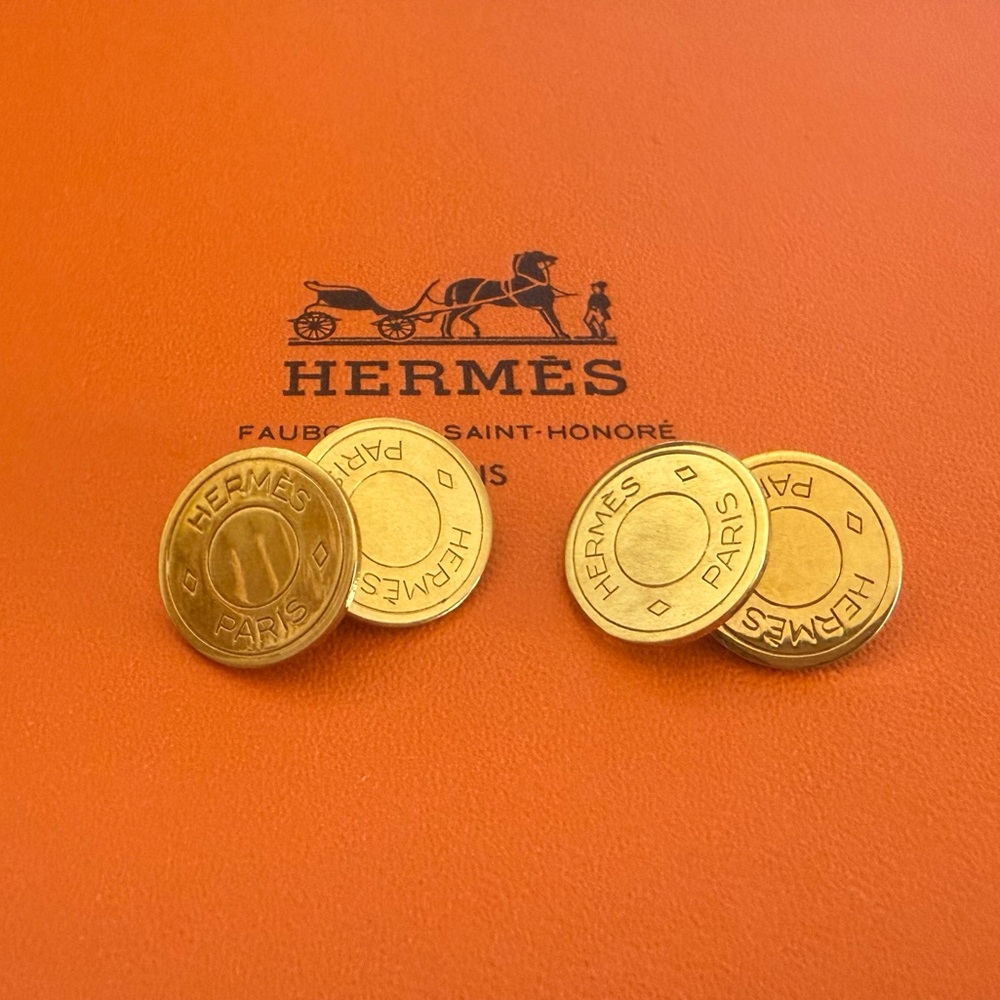 Hermès Bijouterie Fantaisie Serie Motif Round Shape Gold Cufflinks